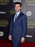 Оскар Айзек (Oscar Isaac) 'Star Wars The Force Awakens' premiere in Hollywood, 14.12.2015 - 55xHQ 288bfb617678203