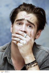 Колин Фаррелл (Colin Farrell) Press Conference "A home at the end of the world" (09.07.2004 "Retna") 07634e565377753