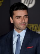 Оскар Айзек (Oscar Isaac) 'Star Wars The Force Awakens' premiere in Hollywood, 14.12.2015 - 55xHQ Fca488617680013