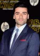Оскар Айзек (Oscar Isaac) 'Star Wars The Force Awakens' premiere in Hollywood, 14.12.2015 - 55xHQ 26af8b617679103