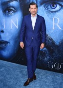 Николай Костер-Валдау (Nikolaj Coster-Waldau) 'Game of Thrones' season 7 premiere, Los Angeles, 12.07.2017 (88xHQ) 298c67561257513