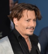 Джонни Депп (Johnny Depp) 'Pirates of the Caribbean Dead Men Tell no Tales' Premiere in Hollywood, 18.05.2017 (146xHQ) 3ce7e8629386093