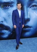 Николай Костер-Валдау (Nikolaj Coster-Waldau) 'Game of Thrones' season 7 premiere, Los Angeles, 12.07.2017 (88xHQ) 98220b561260503