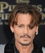 Джонни Депп (Johnny Depp) 'Pirates of the Caribbean Dead Men Tell no Tales' Premiere in Hollywood, 18.05.2017 (146xHQ) 816542629387163