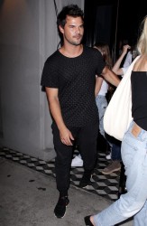 Taylor Lautner - Leaving Craig's Restaurant in West Hollywood, CA - 31 August 2017