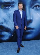 Николай Костер-Валдау (Nikolaj Coster-Waldau) 'Game of Thrones' season 7 premiere, Los Angeles, 12.07.2017 (88xHQ) 69e08e561257523