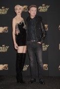 Дэйн ДеХаан, Кара Делевинь (Cara Delevingne, Dane DeHaan) MTV Movie And TV Awards (Los Angeles, 07.05.2017) (50xHQ) Ba009a629394703