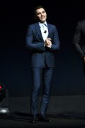 Дэйв Франко (Dave Franco) Warner Bros. Pictures Presentation during CinemaCon 2017 at The Colosseum at Caesars Palace (Las Vegas, 29.03.2017) - 107xHQ 2258bf593465433