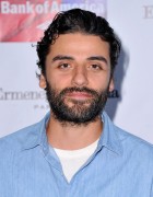 Оскар Айзек (Oscar Isaac) The Public Theatre's Opening Night Performance of 'King Lear' at Delacorte Theater, 05.08.2014) - 13xHQ 4e6236617676363