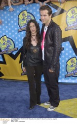Райан Рейнольдс (Ryan Reynolds) 31.05.2003 MTV Movie Awards - photos Tammie Arroyo "Retna" (13xHQ) 379e4c565325783