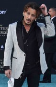 Джонни Депп (Johnny Depp) 'Pirates of the Caribbean Dead Men Tell no Tales' Premiere in Hollywood, 18.05.2017 (146xHQ) 79b2e5629386473