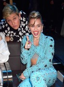 Майли Сайрус (Miley Cyrus) MTV Video Music Awards, California, 27.08.2017 (121xHQ) Dc1114590528523