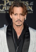 Джонни Депп (Johnny Depp) 'Pirates of the Caribbean Dead Men Tell no Tales' Premiere in Hollywood, 18.05.2017 (146xHQ) 62239f629387283