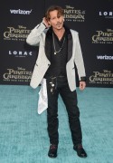 Джонни Депп (Johnny Depp) 'Pirates of the Caribbean Dead Men Tell no Tales' Premiere in Hollywood, 18.05.2017 (146xHQ) 053dd8629386573