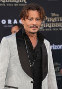 Джонни Депп (Johnny Depp) 'Pirates of the Caribbean Dead Men Tell no Tales' Premiere in Hollywood, 18.05.2017 (146xHQ) A4d2ed629389173