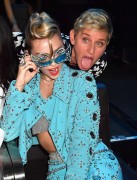 Майли Сайрус (Miley Cyrus) MTV Video Music Awards, California, 27.08.2017 (121xHQ) 427595590528553