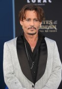 Джонни Депп (Johnny Depp) 'Pirates of the Caribbean Dead Men Tell no Tales' Premiere in Hollywood, 18.05.2017 (146xHQ) Ecb62f629388473