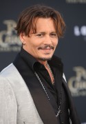Джонни Депп (Johnny Depp) 'Pirates of the Caribbean Dead Men Tell no Tales' Premiere in Hollywood, 18.05.2017 (146xHQ) E63e96629389413
