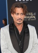 Джонни Депп (Johnny Depp) 'Pirates of the Caribbean Dead Men Tell no Tales' Premiere in Hollywood, 18.05.2017 (146xHQ) F34a0d629389003