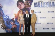 Дэйн ДеХаан, Люк Бессон, Кара Делевинь (Cara Delevingne, Luc Besson, Dane DeHaan) Valerian And The City Of A Thousand Planets Premiere (Mexico City, 02.08.2017) (57xHQ) 75f81e618098653