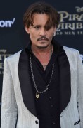 Джонни Депп (Johnny Depp) 'Pirates of the Caribbean Dead Men Tell no Tales' Premiere in Hollywood, 18.05.2017 (146xHQ) C33d38629386253