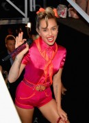 Майли Сайрус (Miley Cyrus) MTV Video Music Awards, California, 27.08.2017 (121xHQ) 452144590526553