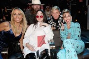 Майли Сайрус (Miley Cyrus) MTV Video Music Awards, California, 27.08.2017 (121xHQ) 3b8dad590529923