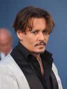 Джонни Депп (Johnny Depp) 'Pirates of the Caribbean Dead Men Tell no Tales' Premiere in Hollywood, 18.05.2017 (146xHQ) Acfe23629387393