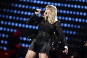 Тейлор Свифт (Taylor Swift) performs at the Super Saturday Night Concert at Club Nomadic, 04.02.2017 (15xHQ) 0cac17590524473