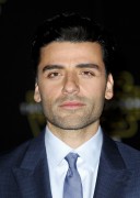 Оскар Айзек (Oscar Isaac) 'Star Wars The Force Awakens' premiere in Hollywood, 14.12.2015 - 55xHQ 4d0f18617679283