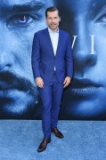 Николай Костер-Валдау (Nikolaj Coster-Waldau) 'Game of Thrones' season 7 premiere, Los Angeles, 12.07.2017 (88xHQ) 57be90561259963