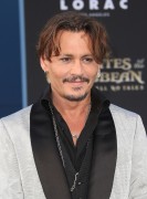 Джонни Депп (Johnny Depp) 'Pirates of the Caribbean Dead Men Tell no Tales' Premiere in Hollywood, 18.05.2017 (146xHQ) 118a18629388113