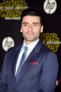 Оскар Айзек (Oscar Isaac) 'Star Wars The Force Awakens' premiere in Hollywood, 14.12.2015 - 55xHQ F9a637617679143