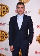 Дэйв Франко (Dave Franco) Warner Bros. Pictures Presentation during CinemaCon 2017 at The Colosseum at Caesars Palace (Las Vegas, 29.03.2017) - 107xHQ 89e77d593467073