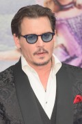 Джонни Депп (Johnny Depp) Alice Through the Looking Glass Premiere (London, 10.05.2016) (59xHQ) 41245f629392593