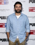 Оскар Айзек (Oscar Isaac) The Public Theatre's Opening Night Performance of 'King Lear' at Delacorte Theater, 05.08.2014) - 13xHQ 679b1a617676323