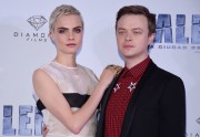 Дэйн ДеХаан, Люк Бессон, Кара Делевинь (Cara Delevingne, Luc Besson, Dane DeHaan) Valerian And The City Of A Thousand Planets Photocall at St. Regis Hotel (Mexico City, 02.08.2017) (63xHQ) 7a927e618088693