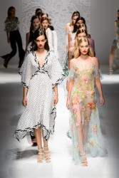 http://thumbs.imagebam.com/80/80/5d/b8d131610184383.jpg