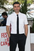 Оскар Айзек (Oscar Isaac) Inside Llewyn Davis Photocall at Cannes, 19.05.2013 - 31xHQ Fd365d629383383