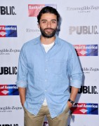 Оскар Айзек (Oscar Isaac) The Public Theatre's Opening Night Performance of 'King Lear' at Delacorte Theater, 05.08.2014) - 13xHQ Efd928617676273