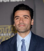 Оскар Айзек (Oscar Isaac) 'Star Wars The Force Awakens' premiere in Hollywood, 14.12.2015 - 55xHQ 3a7a3e617678933