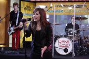 Деми Ловато (Demi Lovato) performing in Good Morning America, 08.11.2008 (9xHQ) 131b7b603198213