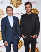 Дэйв Франко (Dave Franco) Warner Bros. Pictures Presentation during CinemaCon 2017 at The Colosseum at Caesars Palace (Las Vegas, 29.03.2017) - 107xHQ F75daf593468773