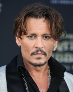 Джонни Депп (Johnny Depp) 'Pirates of the Caribbean Dead Men Tell no Tales' Premiere in Hollywood, 18.05.2017 (146xHQ) 733cd0629387673