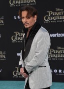 Джонни Депп (Johnny Depp) 'Pirates of the Caribbean Dead Men Tell no Tales' Premiere in Hollywood, 18.05.2017 (146xHQ) 3e6772629386543