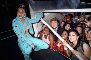 Майли Сайрус (Miley Cyrus) MTV Video Music Awards, California, 27.08.2017 (121xHQ) 842c95590528243