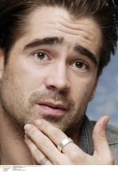 Колин Фаррелл (Colin Farrell) Press Conference "A home at the end of the world" (09.07.2004 "Retna") 423b2a565377443