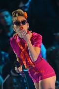 Майли Сайрус (Miley Cyrus) MTV Video Music Awards, California, 27.08.2017 (121xHQ) 9e35e7590528973