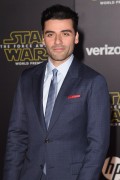 Оскар Айзек (Oscar Isaac) 'Star Wars The Force Awakens' premiere in Hollywood, 14.12.2015 - 55xHQ 4e0afe617679753