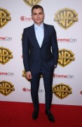 Дэйв Франко (Dave Franco) Warner Bros. Pictures Presentation during CinemaCon 2017 at The Colosseum at Caesars Palace (Las Vegas, 29.03.2017) - 107xHQ 6019bd593468383